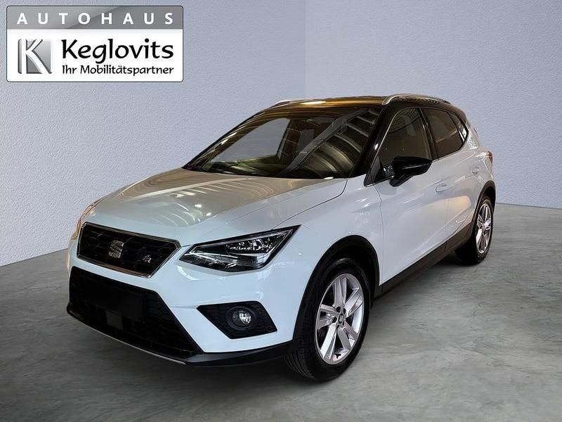 Weiss metallic Gebraucht 2021 Seat Arona FR SUV | € 15.980 (Fairer Preis) - Bild 1/4