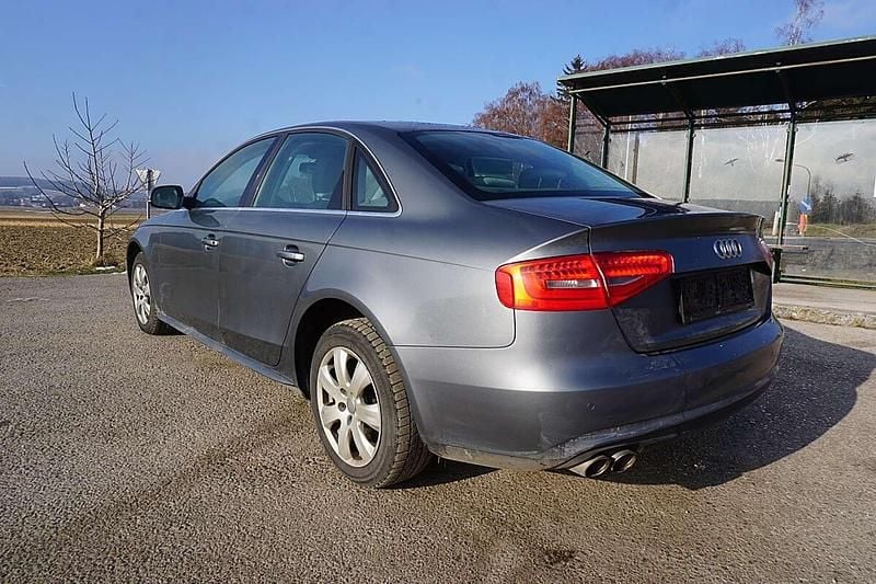 Gebraucht Audi A4 120 PS (88 kW) 2014 Grau Limousine