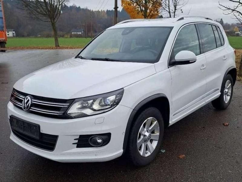 Weiß Gebraucht 2015 VW Tiguan Sport SUV | € 12.800 (Fairer Preis) - Bild 1/4
