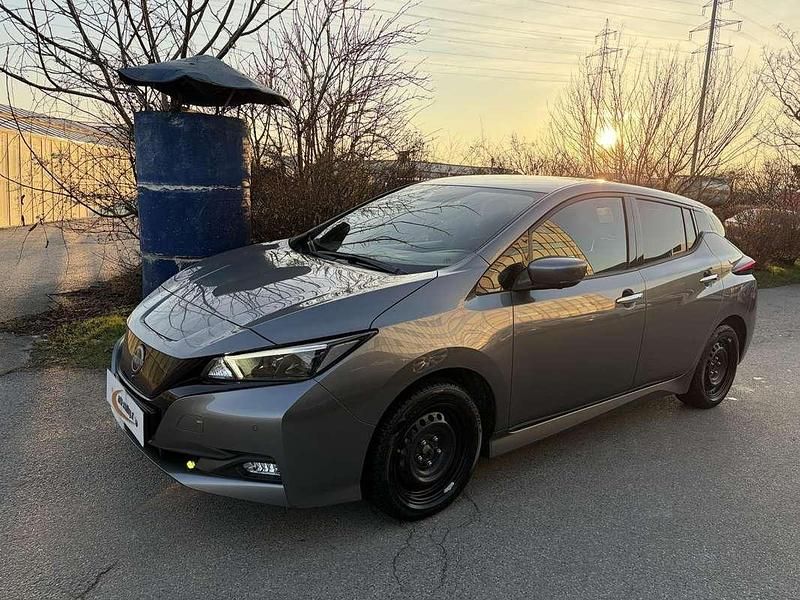 Gebraucht Nissan Leaf 89 kW (122 PS) 2023 Grau Kleinwagen