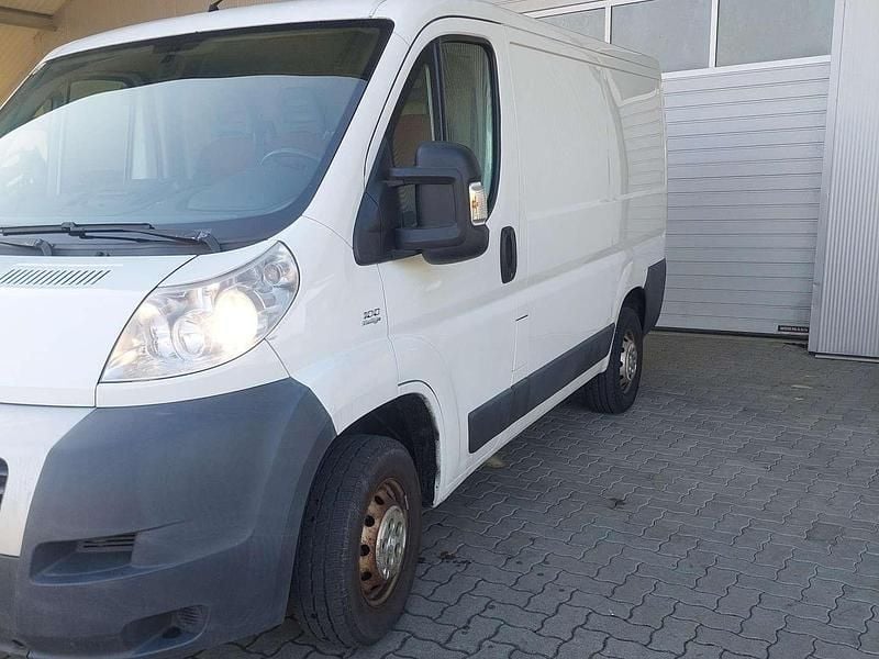 Weiß Gebraucht 2011 Fiat Ducato Van | € 4.500 (Fairer Preis) - Bild 1/4