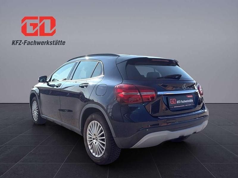 Gebraucht Mercedes GLA200 Edition 136 PS (100 kW) 2018 Blau SUV
