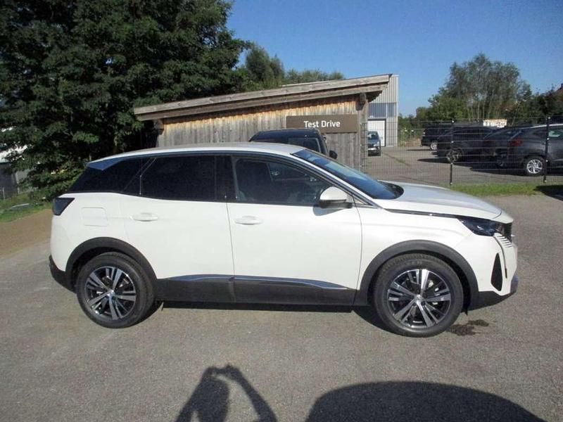 Gebraucht Peugeot 3008 129 PS (94 kW) 2022 Weiß SUV