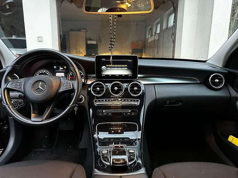 Gebraucht Mercedes C180 Avantgarde 156 PS (114 kW) 2014 Schwarz Limousine