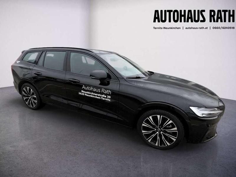 Gebraucht Volvo V60 Plus 197 PS (144 kW) 2024 Schwarz Kombi