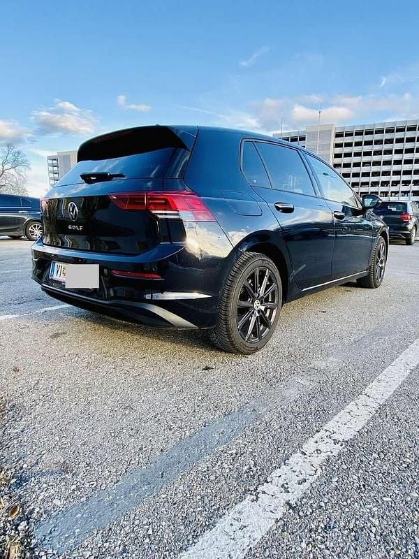 Gebraucht VW Golf Life 116 PS (85 kW) 2023 Limousine