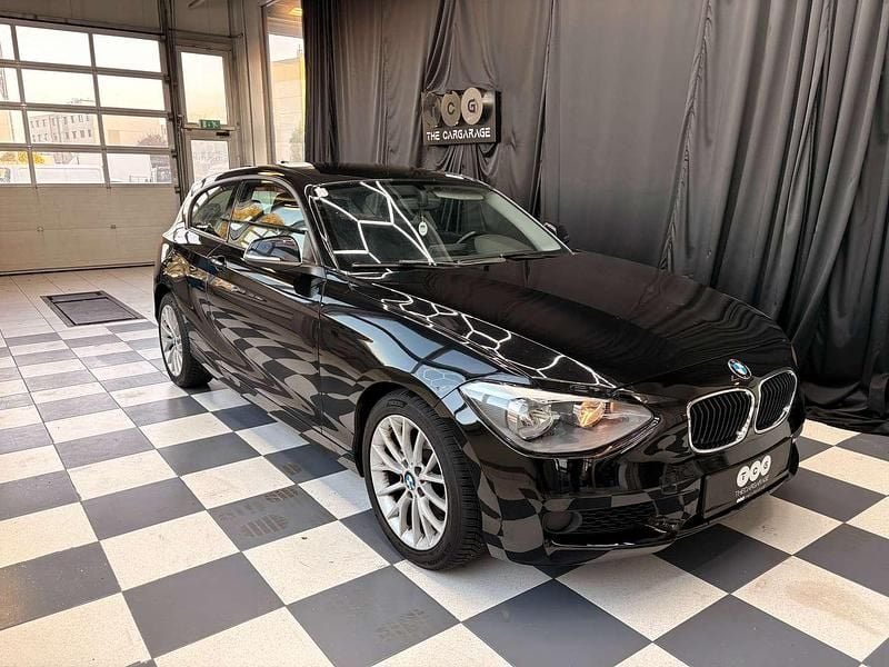 Gebraucht BMW 114 Advantage 102 PS (75 kW) 2015 Schwarz Kleinwagen