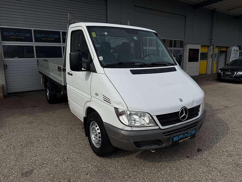 Weiß Gebraucht 2005 Mercedes Sprinter Van | € 5.990 (Fairer Preis) - Bild 1/4