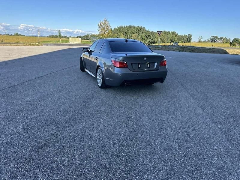 Gebraucht BMW 525 Sport Line 197 PS (144 kW) 2008 Limousine