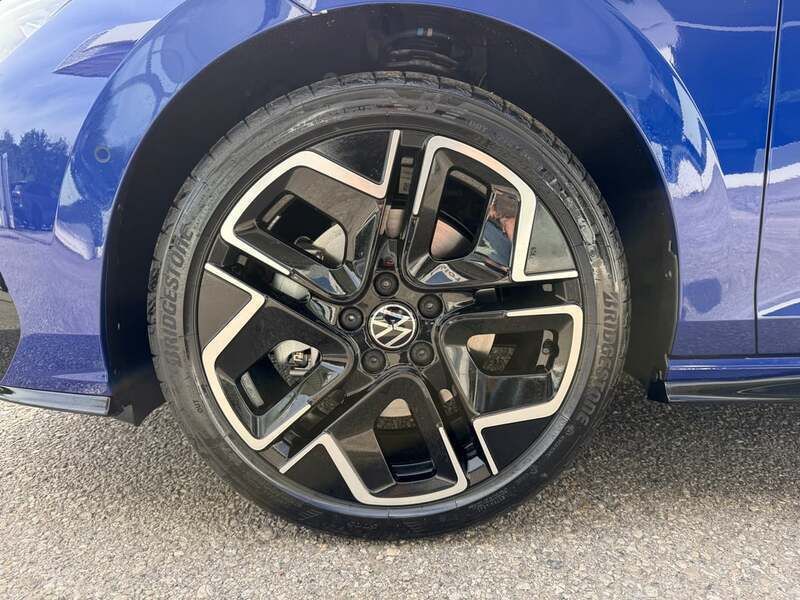 Neu VW Golf VIII R-line 150 PS (110 kW) 2025 Weiss  normal Limousine