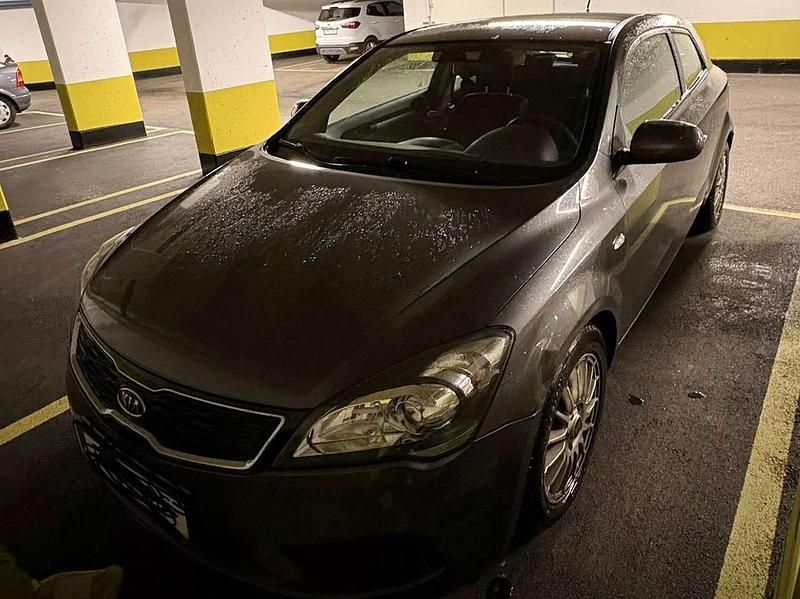 Grau Gebraucht 2012 Kia ProCeed Active Kleinwagen | € 4.000 (Superpreis) - Bild 1/4