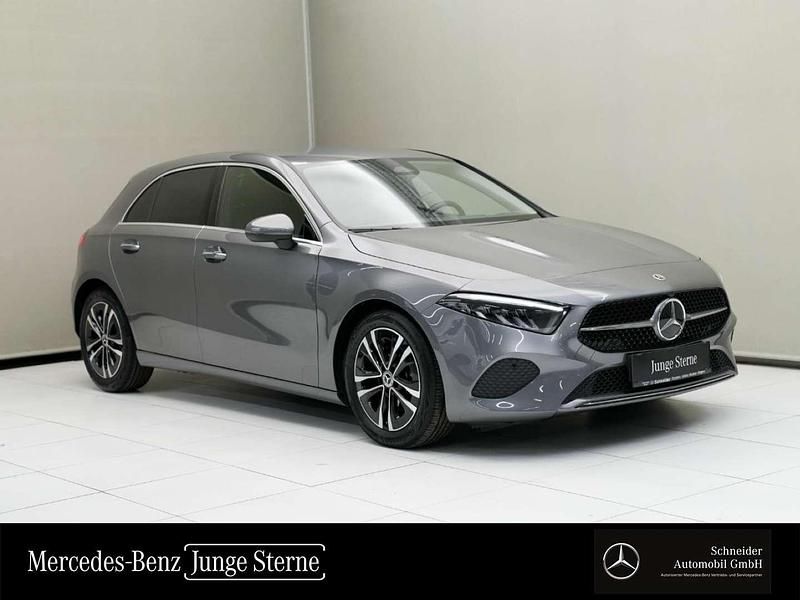 Grau Gebraucht 2023 Mercedes A180 Limousine | € 31.400 (Fairer Preis) - Bild 1/4