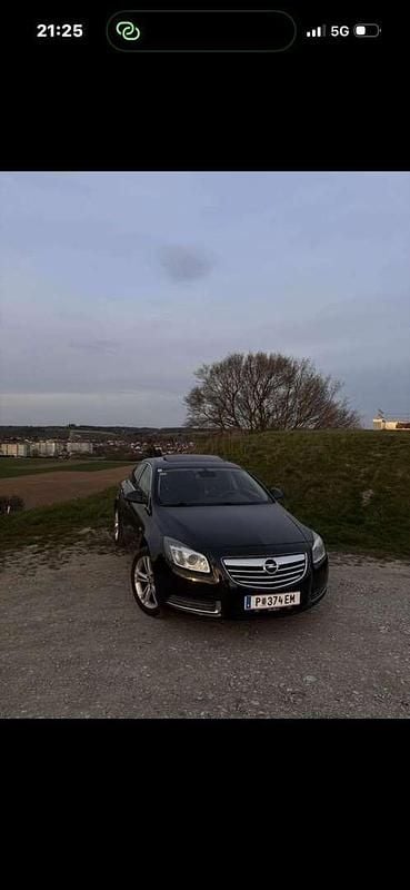 Gebraucht Opel Insignia 131 PS (96 kW) 2010 Schwarz Limousine