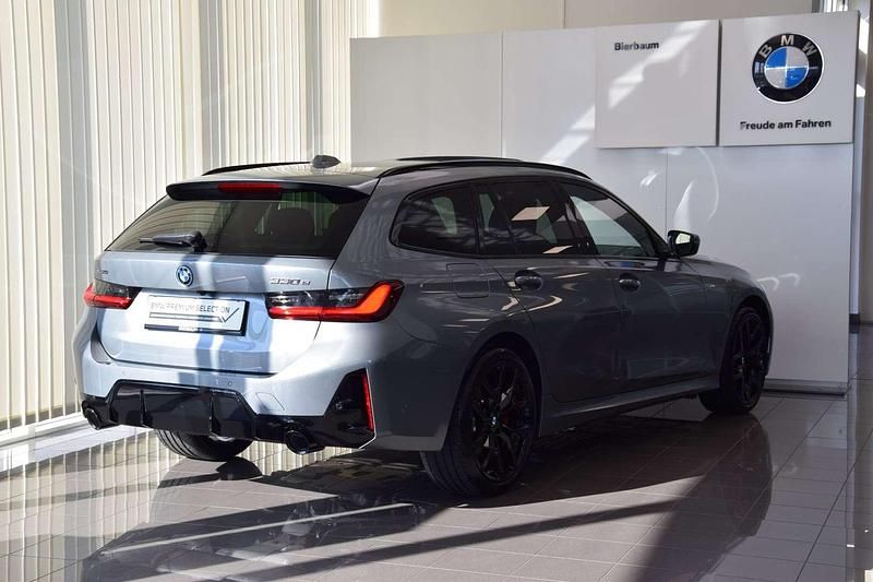Gebraucht BMW 330e Efficient Dynamics 292 PS (214 kW) 2025 Grau Kombi