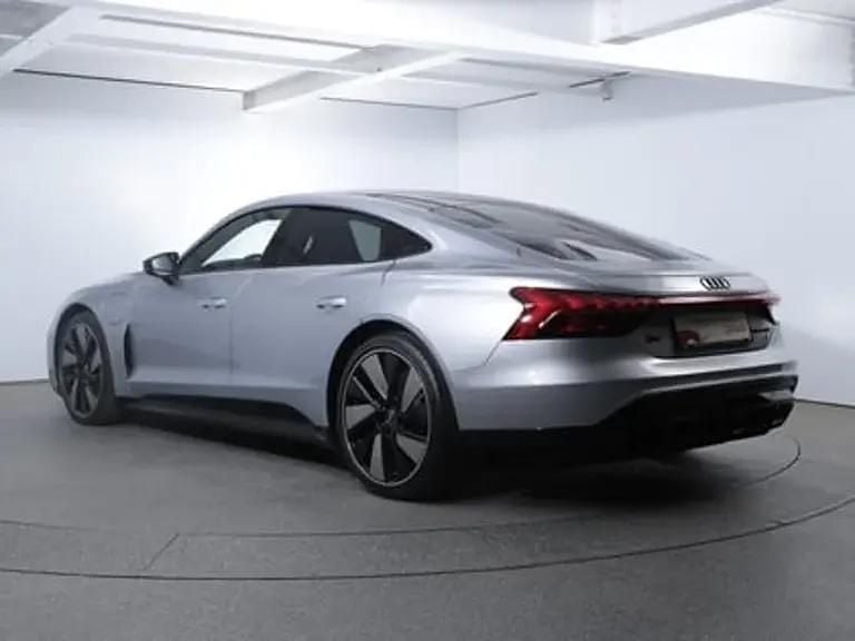 Gebraucht Audi e-tron GT quattro Ambiente 141 kW (193 PS) 2022 Silber  metallic Limousine