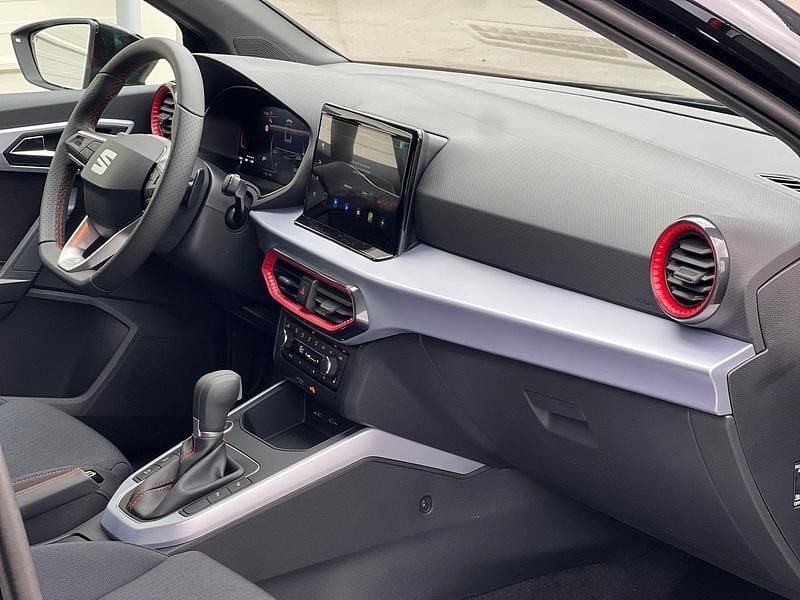 Neu Seat Arona FR 116 PS (85 kW) 2025 Schwarz SUV