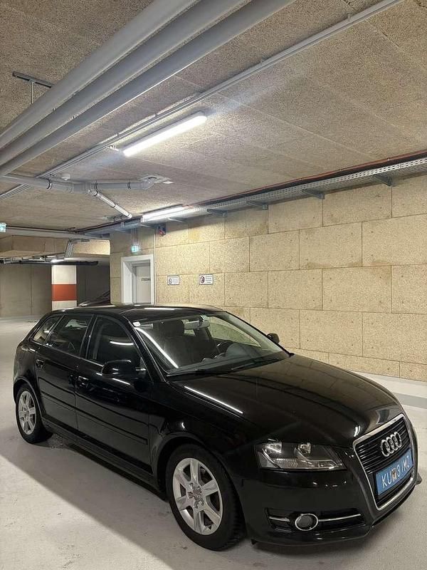 Gebraucht Audi A3 90 PS (66 kW) 2012 Schwarz Limousine