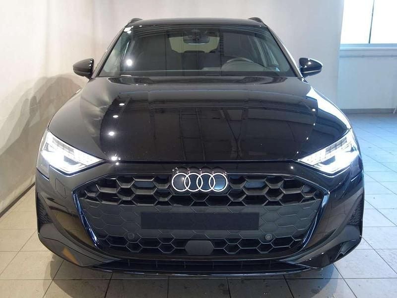 Gebraucht Audi A3 Advanced 116 PS (85 kW) 2025 Schwarz Kleinwagen