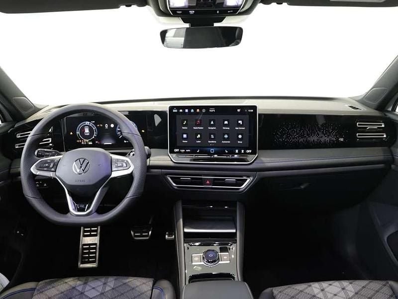 Gebraucht VW Tiguan Sport 204 PS (150 kW) 2025 Weiss  metallicperleffekt SUV