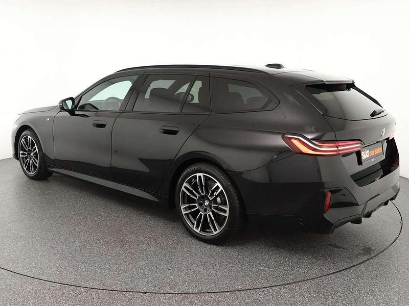 Gebraucht BMW 520 M Sport 190 PS (139 kW) 2025 Schwarz Kombi