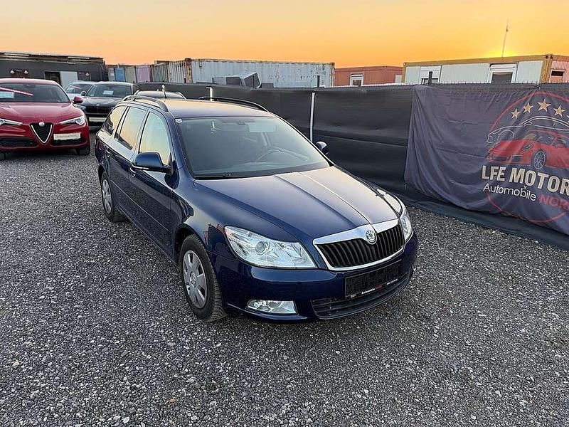 Gebraucht Skoda Octavia Elegance 105 PS (77 kW) 2010 Blau Kombi