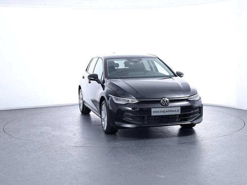 Neu VW Golf VIII 116 PS (85 kW) 2025 Schwarz Limousine