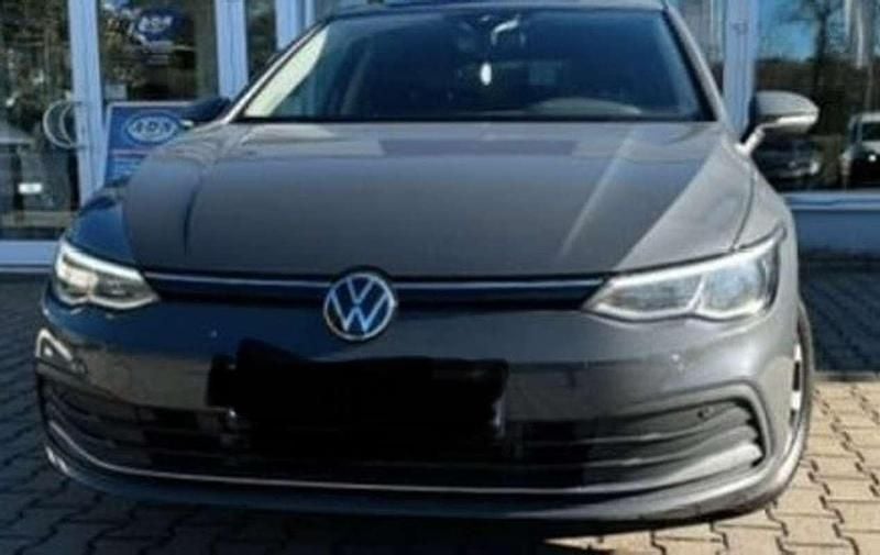 Gebraucht VW Golf VIII Life 150 PS (110 kW) 2022 Grau Limousine