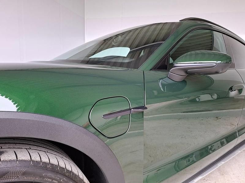 Gebraucht Porsche Taycan Cross Turismo 319 kW (435 PS) 2025 Mittelgrün metallic Kombi