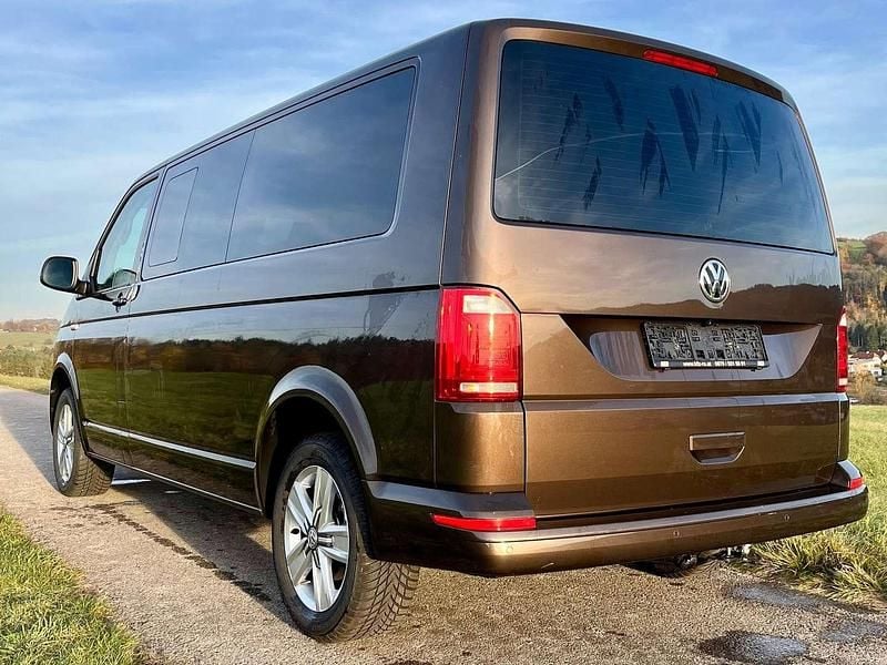 Gebraucht VW Multivan Highline 150 PS (110 kW) 2017 Braun Van