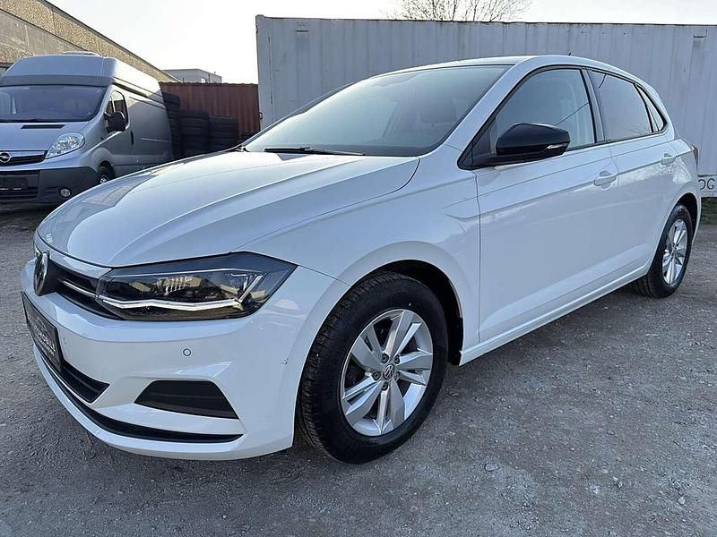 Gebraucht VW Polo Comfortline 95 PS (69 kW) 2019 Weiß Kleinwagen