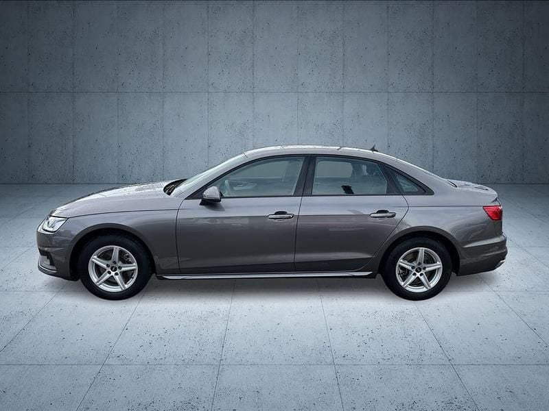 Gebraucht Audi A4 163 PS (119 kW) 2022 Mittelgrau  metallic Limousine
