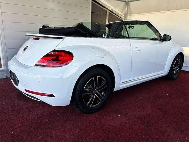 Gebraucht VW Beetle Design 105 PS (77 kW) 2018 Weiß Kleinwagen
