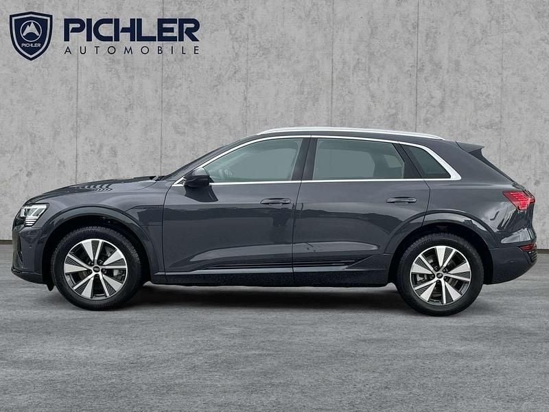 Gebraucht Audi Q8 e-tron Business 158 kW (215 PS) 2024 Grau SUV