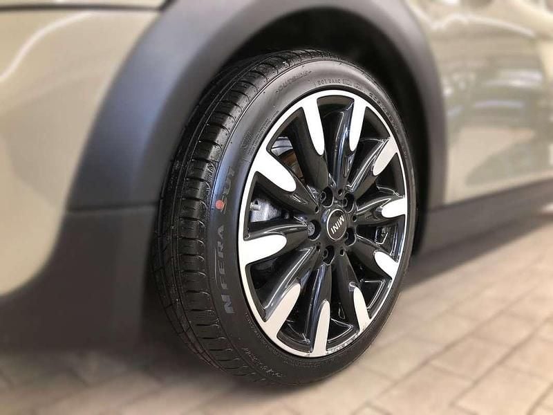 Gebraucht Mini Cooper D 116 PS (85 kW) 2019 Emerald grey Kleinwagen