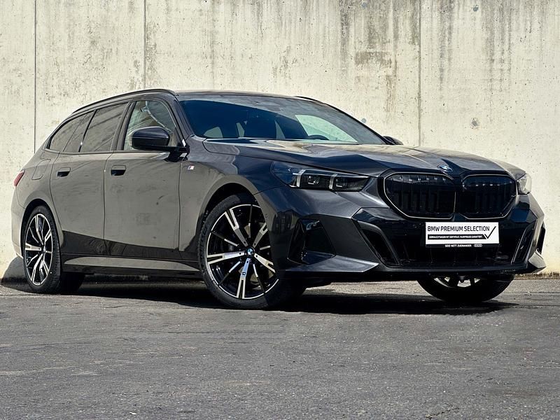 Gebraucht BMW 520 Shadowline 197 PS (144 kW) 2025 Grau Kombi