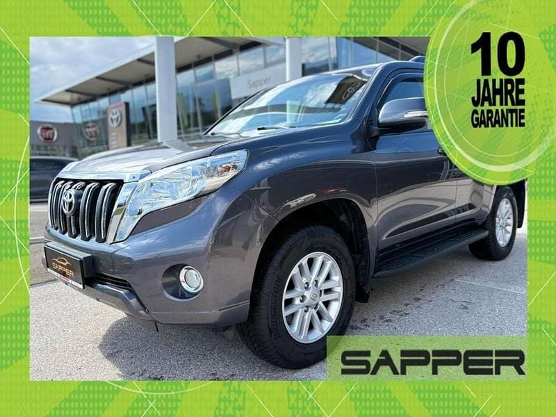 Grau Gebraucht 2016 Toyota Land Cruiser City SUV | € 33.990 - Bild 1/4