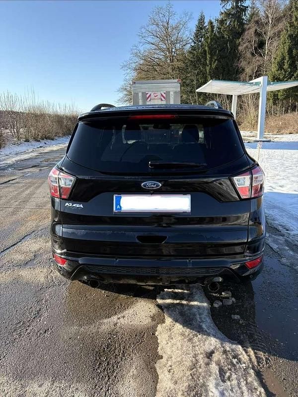 Gebraucht Ford Kuga ST-Line 150 PS (110 kW) 2017 Schwarz SUV
