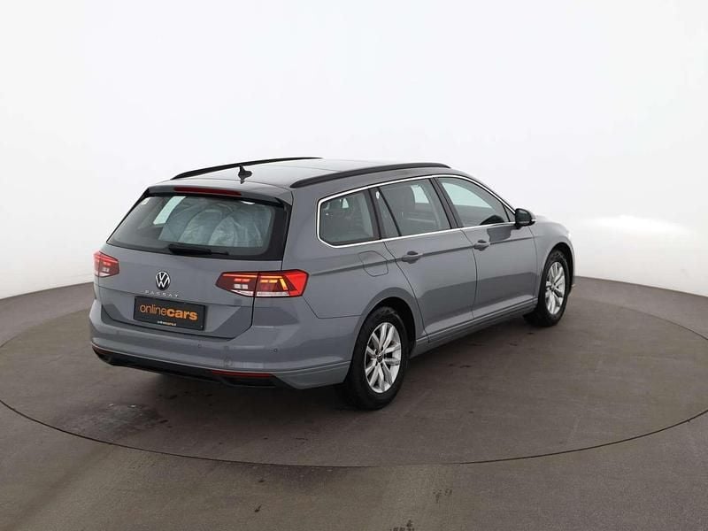 Gebraucht VW Passat Business 150 PS (110 kW) 2022 Grau Kombi