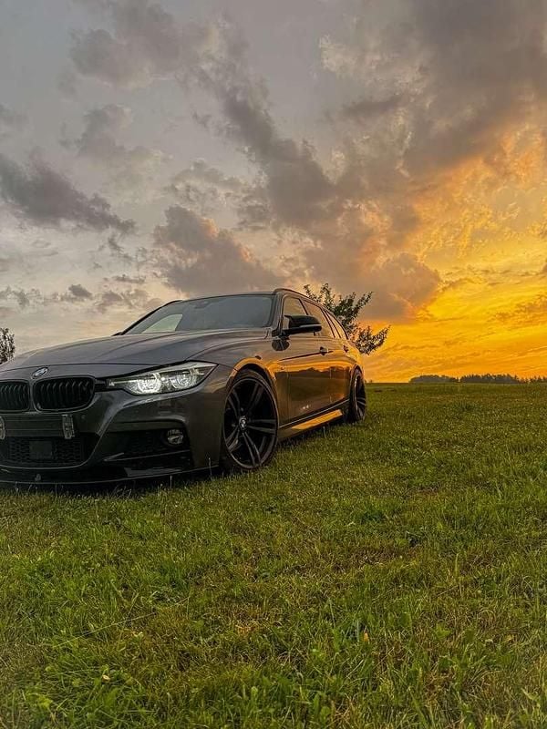 Gebraucht 2018 BMW 320 M Sport Kombi | € 20.500 (Fairer Preis) - Bild 1/4