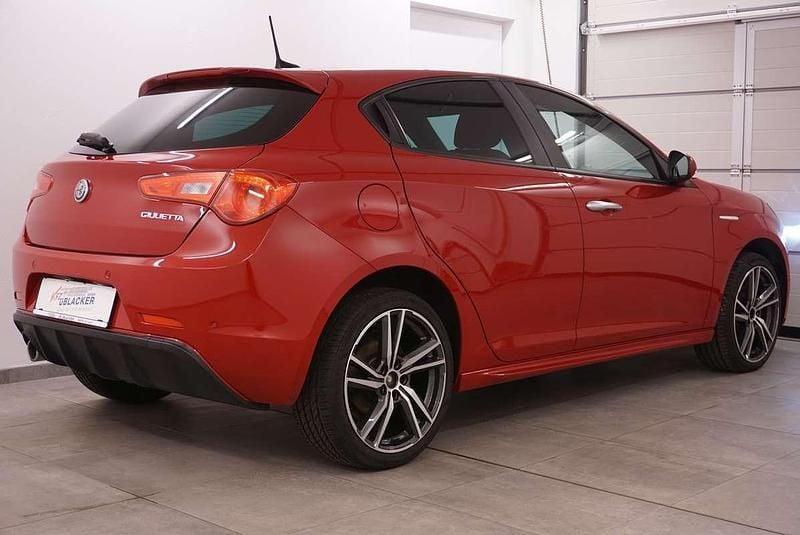 Gebraucht Alfa Romeo Giulietta 120 PS (88 kW) 2019 Schwarz Kleinwagen