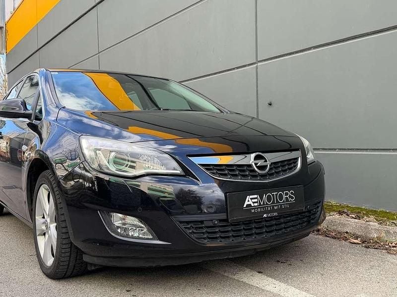 Gebraucht Opel Astra 160 PS (117 kW) 2010 Schwarz Kleinwagen