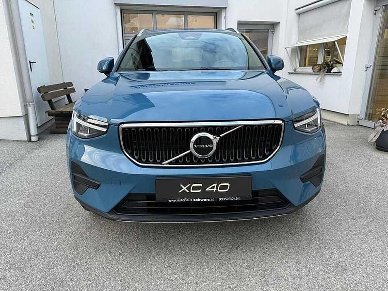 Gebraucht Volvo XC40 163 PS (119 kW) 2025 Blau SUV