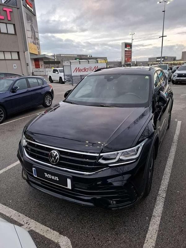 Gebraucht VW Tiguan Allspace R-line 150 PS (110 kW) 2023 Schwarz SUV