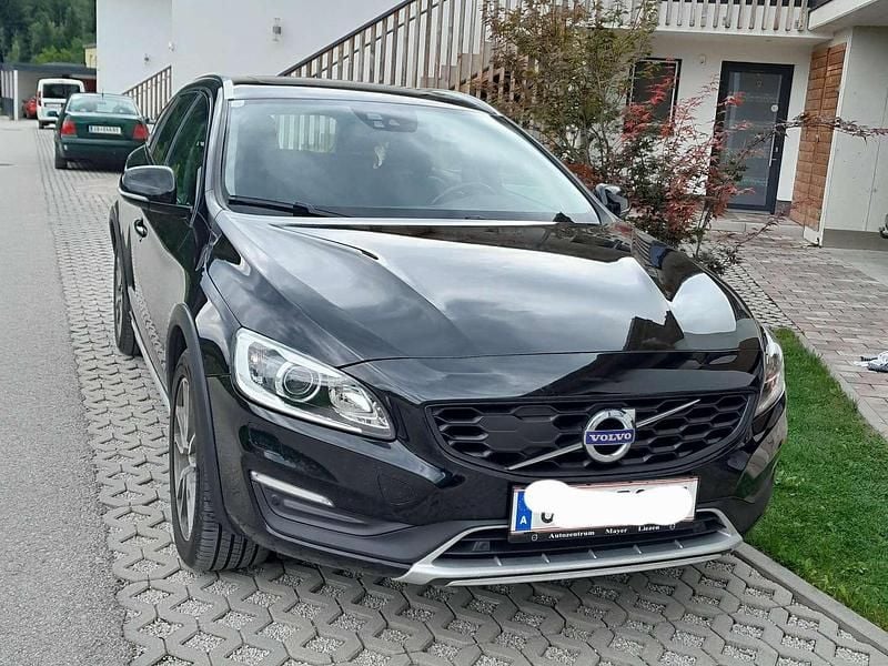 Gebraucht Volvo V60 CC 190 PS (139 kW) 2017 Schwarz Kombi
