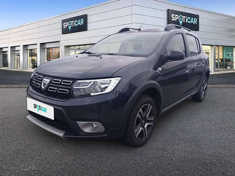 Grau Gebraucht 2021 Dacia Sandero Celebration Kleinwagen | € 11.890 (Fairer Preis) - Bild 1/4