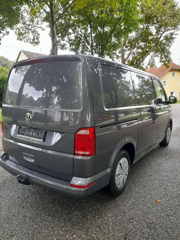 Gebraucht VW T6 102 PS (75 kW) 2018 Grau Van