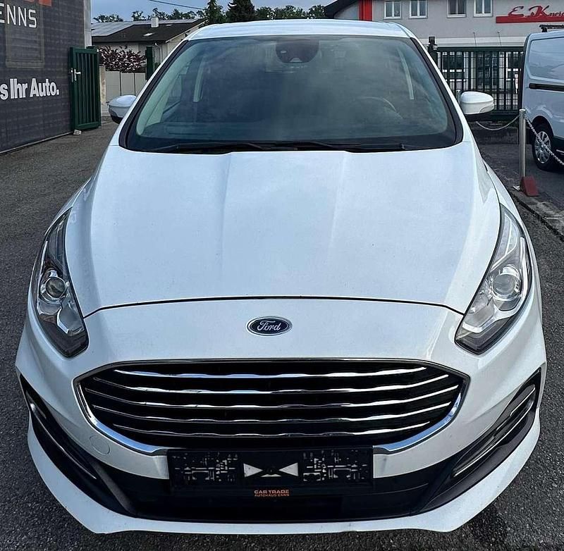 Gebraucht Ford S-MAX Trend 150 PS (110 kW) 2020 Weiß Van / Kleinbus