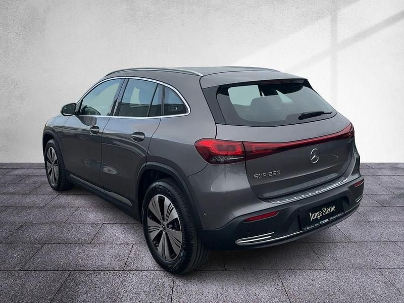 Gebraucht Mercedes EQA250 139 kW (190 PS) 2023 Grau SUV