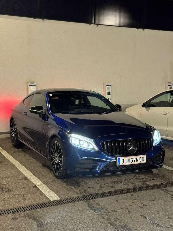 Blau Gebraucht 2019 Mercedes C300 AMG line Coupé | € 37.999 (Fairer Preis) - Bild 1/4