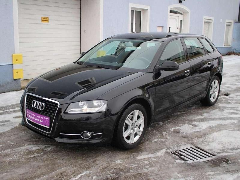 Gebraucht Audi A3 Attraction 90 PS (66 kW) 2012 Schwarz Limousine